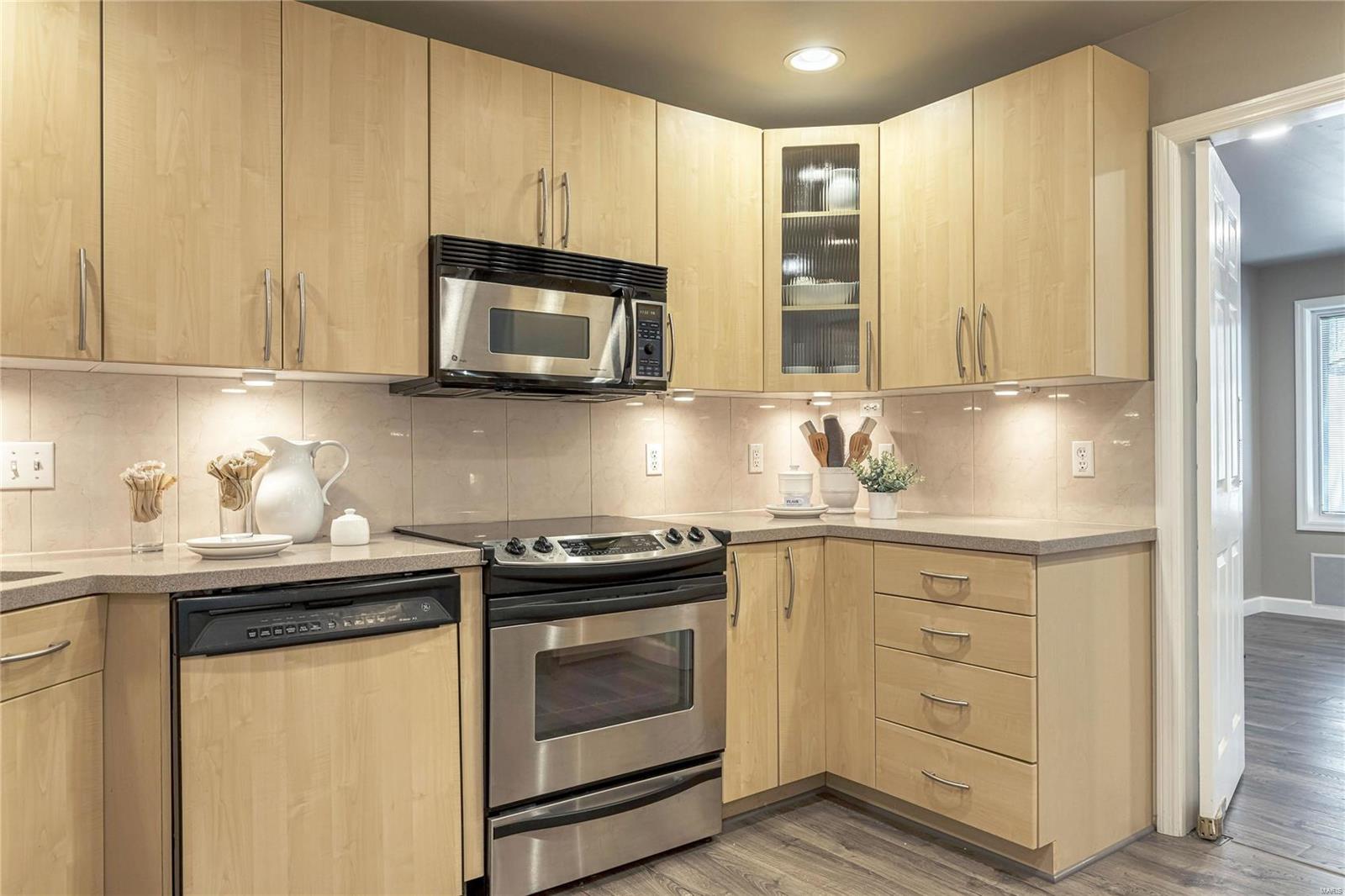 716 Turtle Cove Ballwin, MO 63011 - Photo 11 of 40