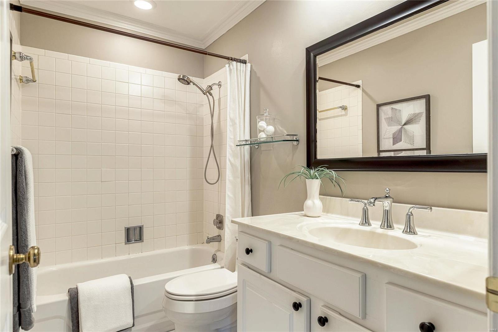 716 Turtle Cove Ballwin, MO 63011 - Photo 22 of 40