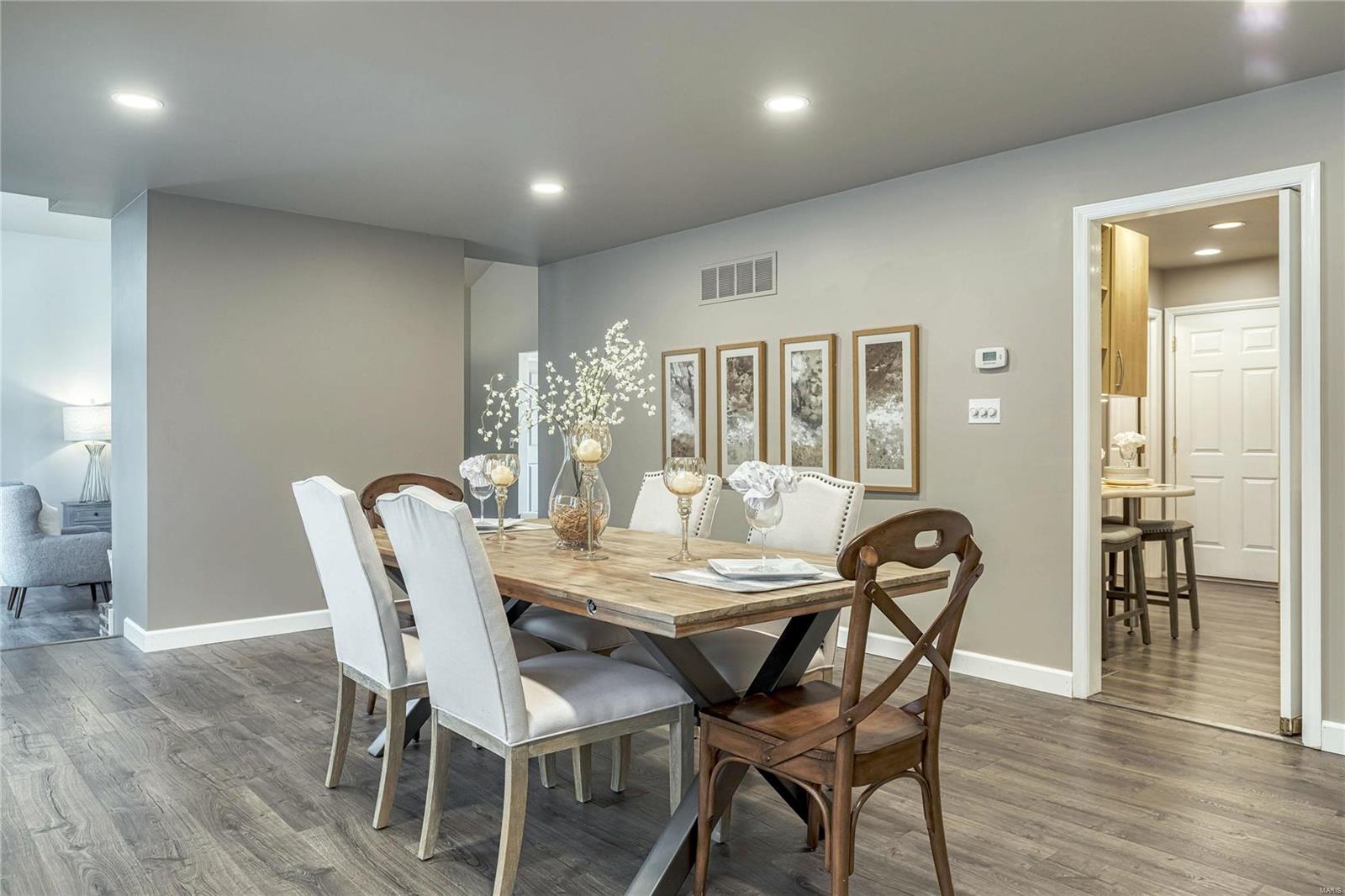 716 Turtle Cove Ballwin, MO 63011 - Photo 8 of 40