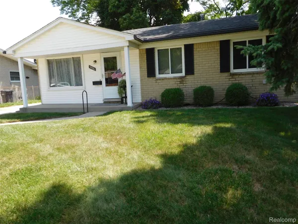 $239,900 | 39116 Lea Court, Sterling Heights, MI 48313