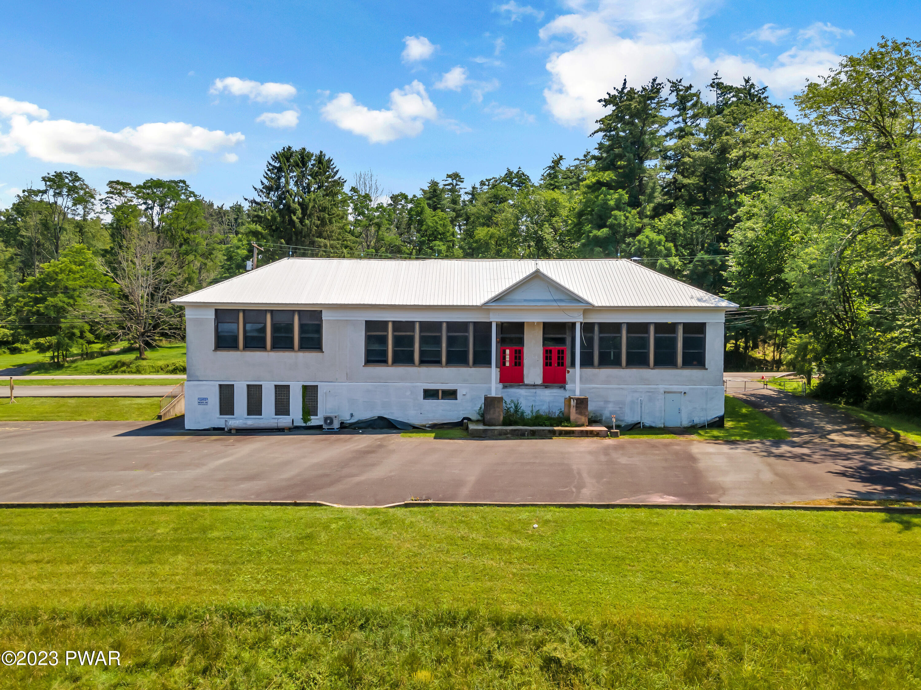 545 Rt 507 Paupack, PA 18451 - Photo 5 of 51