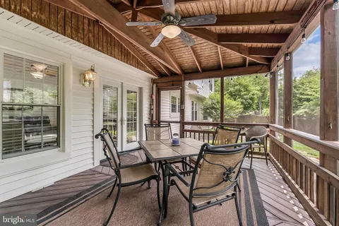 $1,100,000 | 13387 Glen Taylor Lane, Herndon, VA 20171
