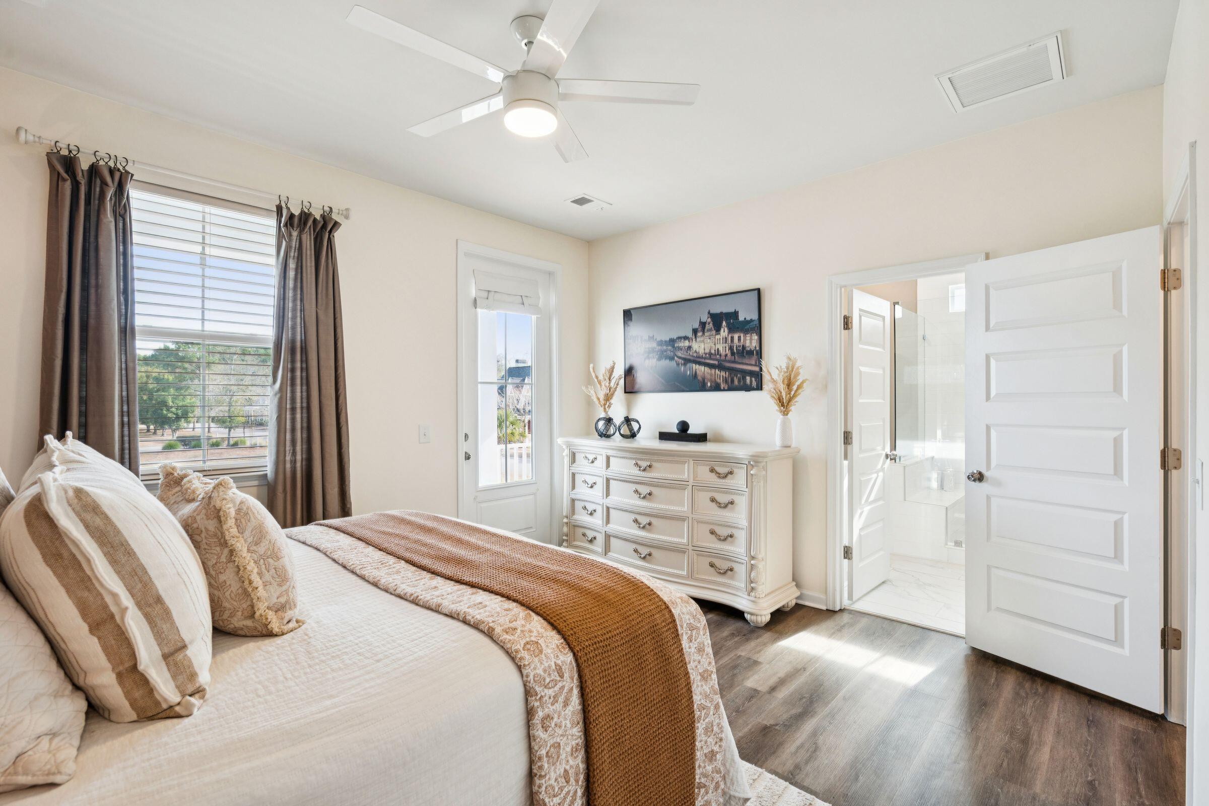 403 North Commodore Way Summerville, SC 29483 - Photo 26 of 54 9' Ceilings Upstairs