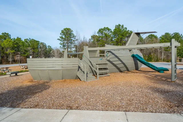 $399,950 | 403 North Commodore Way, Summerville, SC 29483