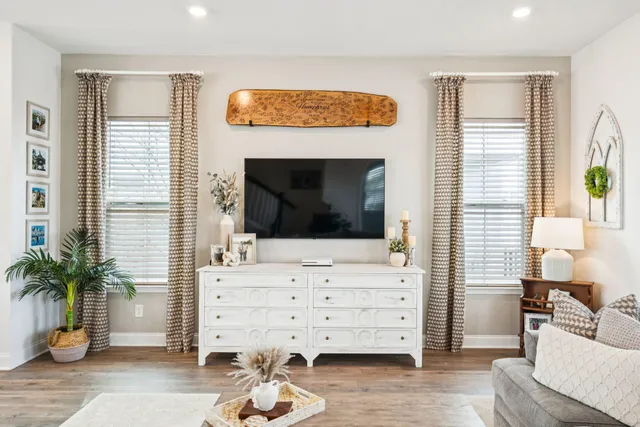 $399,950 | 403 North Commodore Way, Summerville, SC 29483