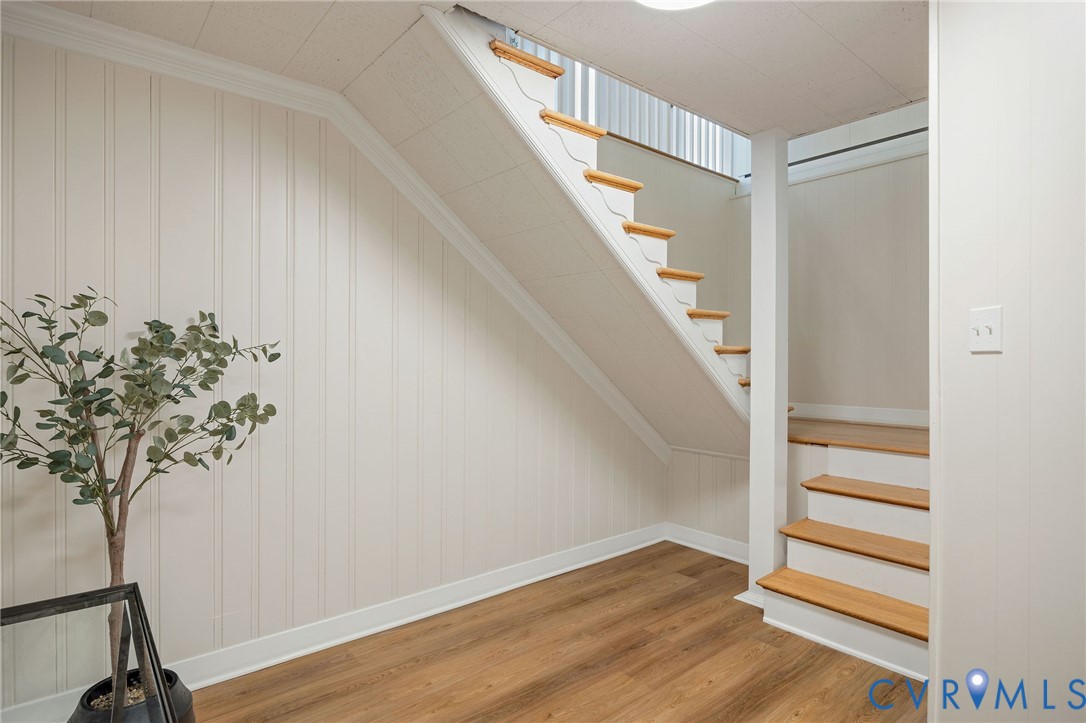 210 West Hillcrest Avenue Aylett, VA 23009 - Photo 35 of 50 a view of entryway with wooden floor