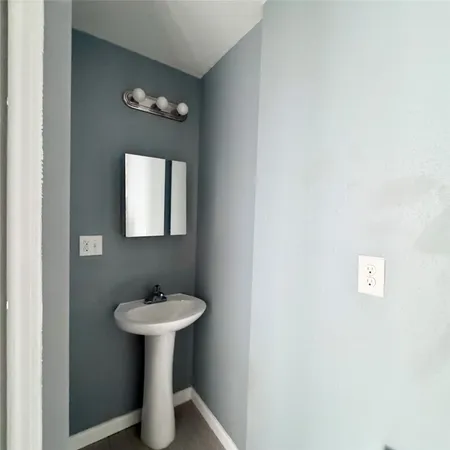 $750 | 116 East Jack Street, Unit 1/2, Baytown, TX 77520