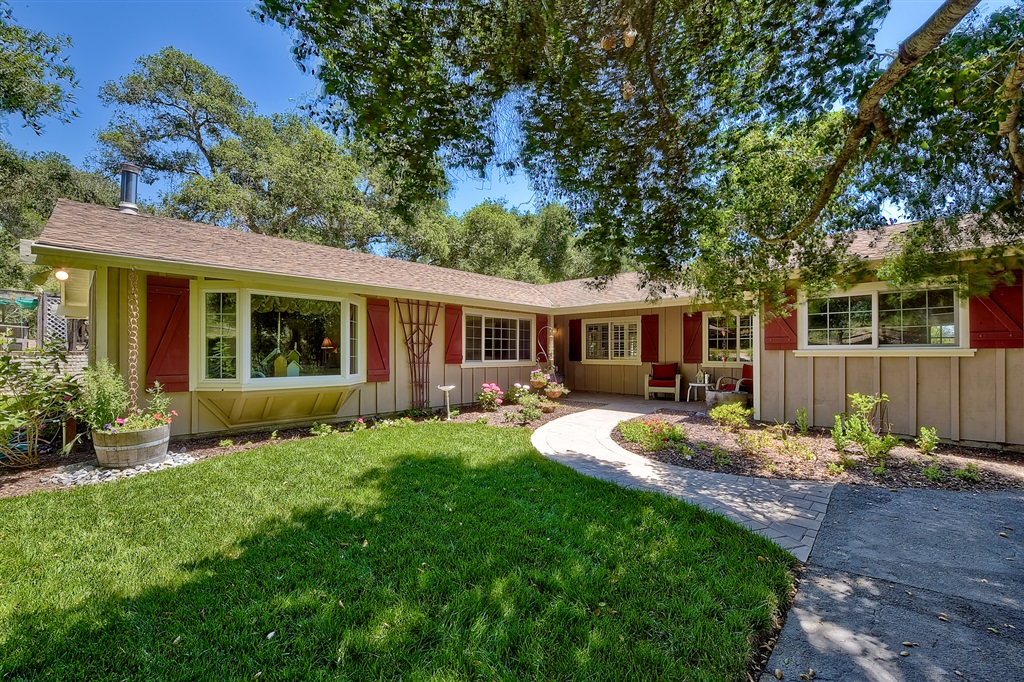 2490 Heyneman Hollow Fallbrook, CA 92028 - Photo 1 of 25