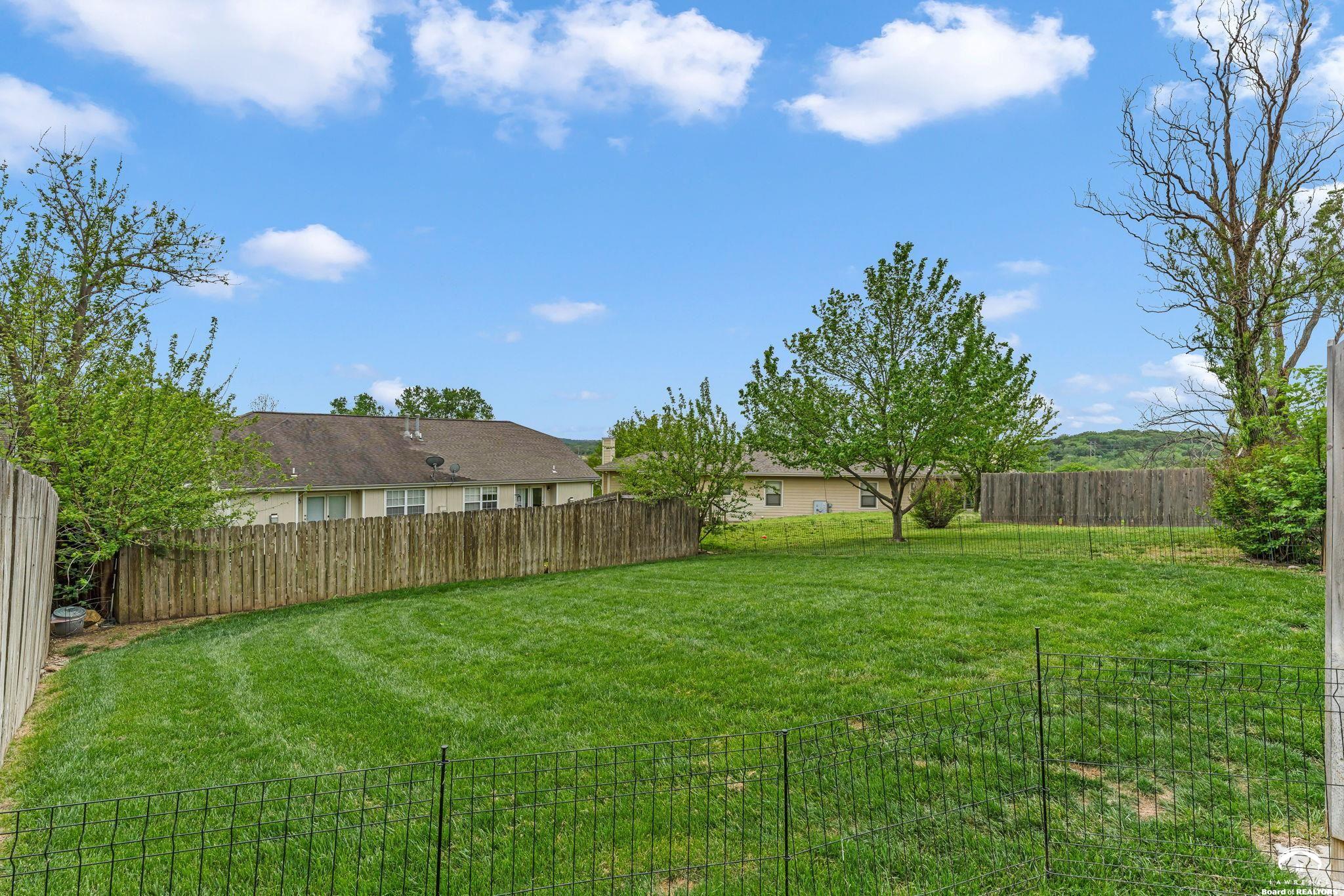 4925 Stoneback Place Lawrence, KS 66047 - Photo 34 of 37