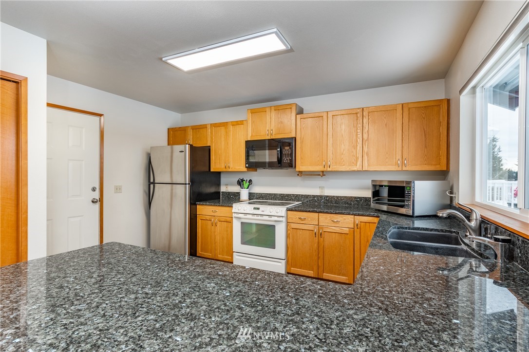 1367 Swantown Road Oak Harbor, WA 98277 - Photo 11 of 31 Gallery Image 11