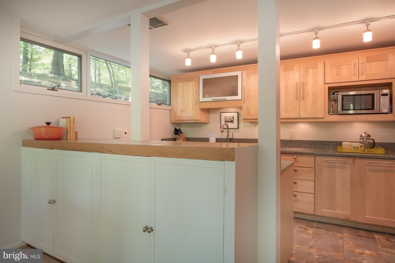 2119 Paul Spring Road Alexandria, VA 22307 - Photo 10 of 32 Kitchen