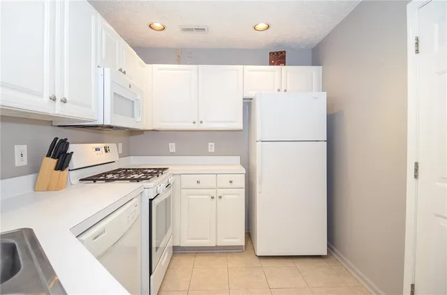 $288,900 | 204 Chelsea Court, Woodstock, GA 30189