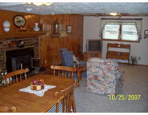 132 Laurel Way Spring Church, PA 15686 - Photo 7 of 8 Den/Family/Great Room.