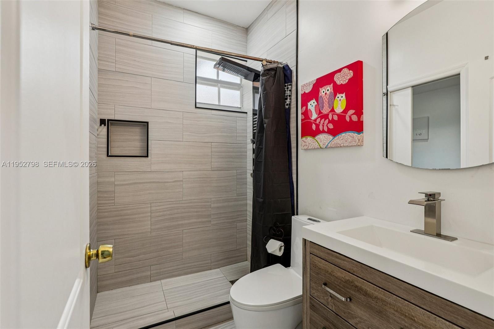 2307 Washington Street, Unit 5 Hollywood, FL 33020 - Photo 26 of 32 Full Bathroom 2