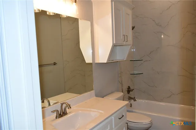 $439,900 | 174 County Road 3154, Kempner, TX 76539