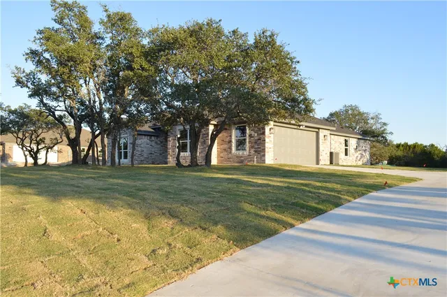 $439,900 | 174 County Road 3154, Kempner, TX 76539