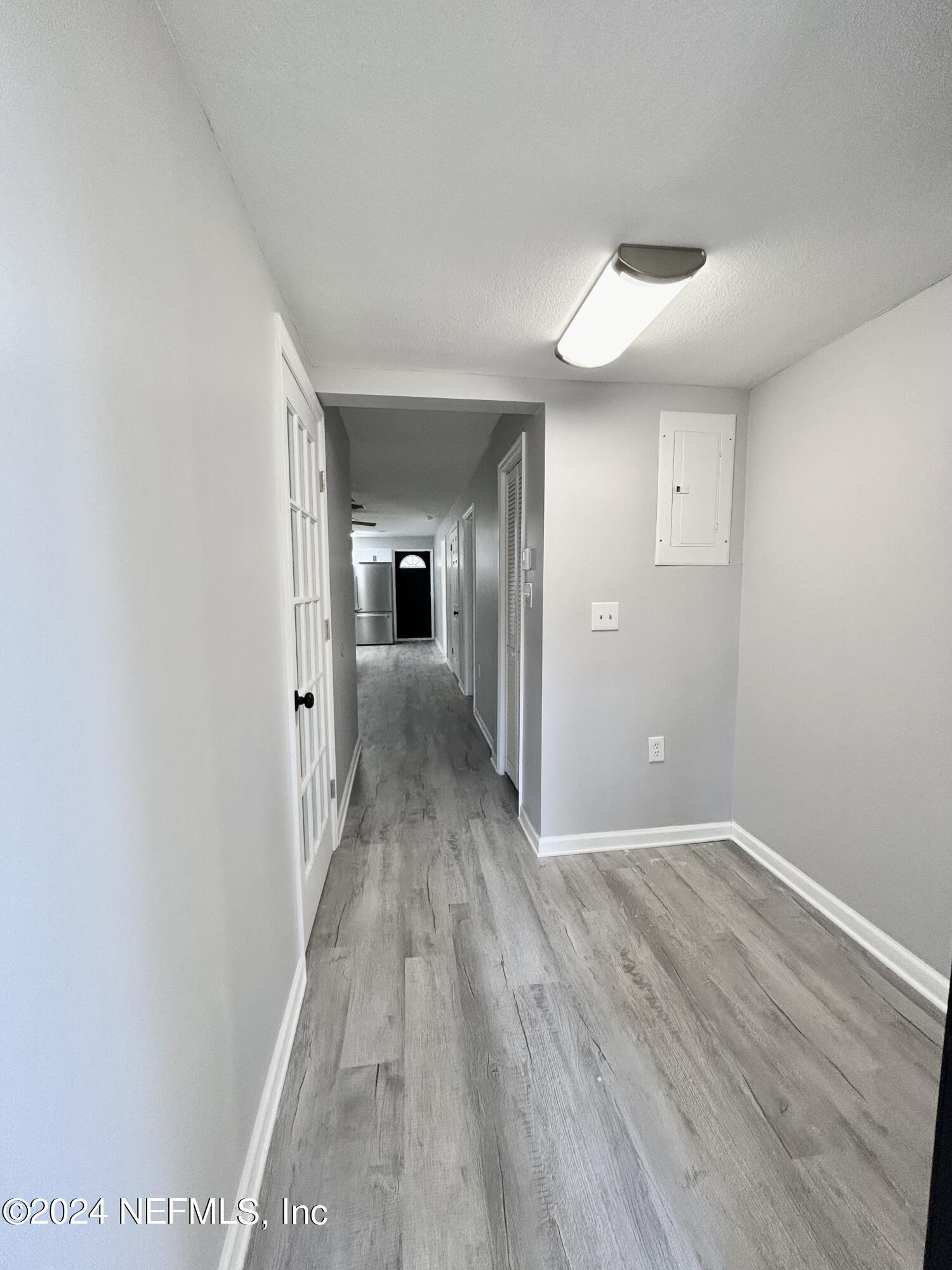 5128 Cruz Road Jacksonville, FL 32207 - Photo 11 of 30 Foyer