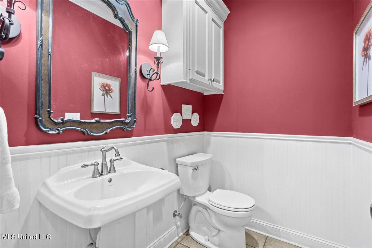 132 Ferguson Mill Road New Hebron, MS 39140 - Photo 22 of 34 Powder room
