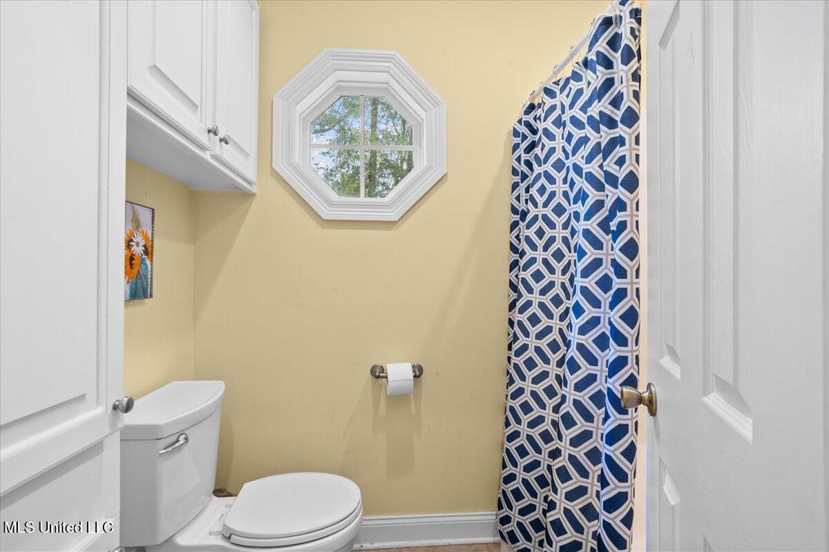 132 Ferguson Mill Road New Hebron, MS 39140 - Photo 26 of 34 Bathroom 2 View 2