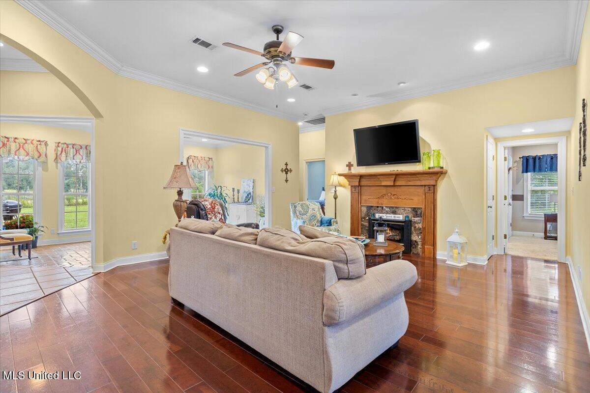 132 Ferguson Mill Road New Hebron, MS 39140 - Photo 8 of 34 Living Room View 2