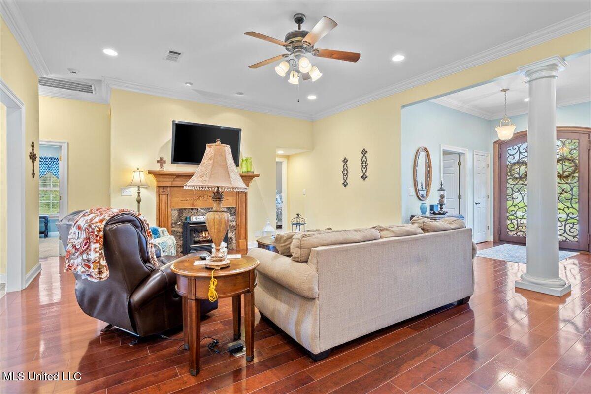 132 Ferguson Mill Road New Hebron, MS 39140 - Photo 9 of 34 Living Room View 3