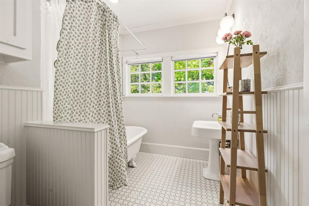 4908 Junius Street Dallas, TX 75214 - Photo 23 of 36