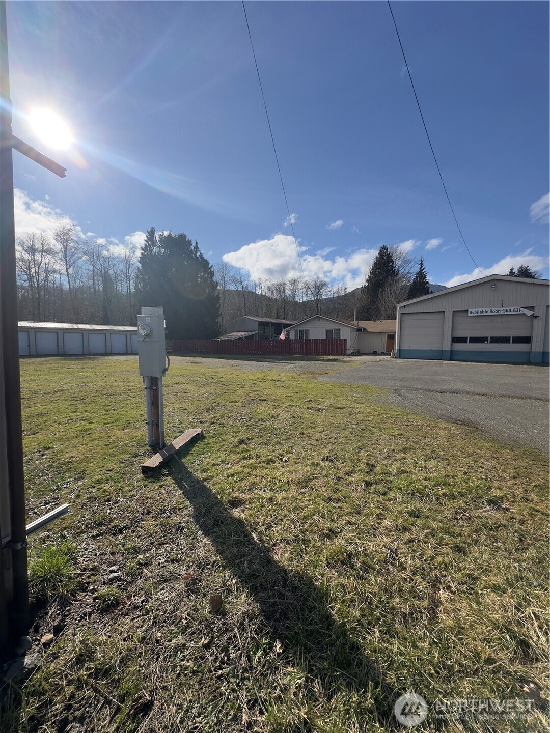 152 Easy Street Brinnon, WA 98320 - Photo 6 of 9 a view of a indoor basketball court