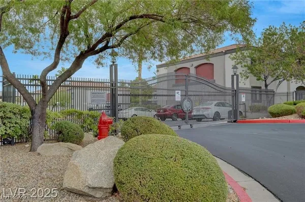 $1,550 | 950 Seven Hills Drive, Unit 2313, Henderson, NV 89052
