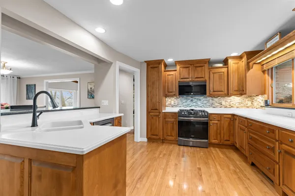 $765,000 | 45 East Fox Point Drive, Appleton, WI 54911