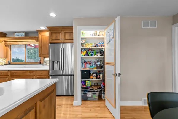 $765,000 | 45 East Fox Point Drive, Appleton, WI 54911