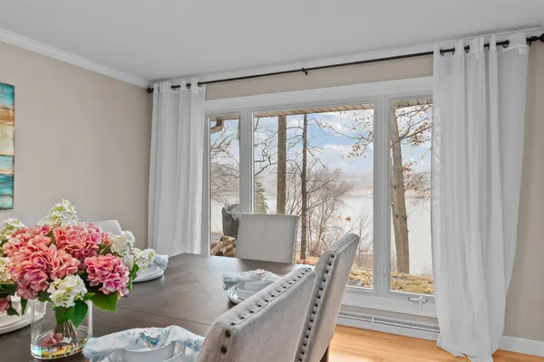 $765,000 | 45 East Fox Point Drive, Appleton, WI 54911