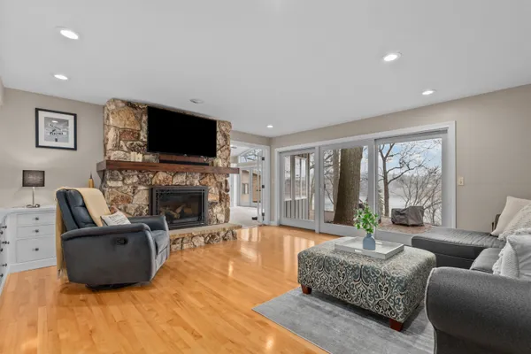 $765,000 | 45 East Fox Point Drive, Appleton, WI 54911