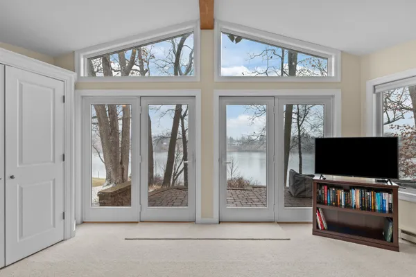 $765,000 | 45 East Fox Point Drive, Appleton, WI 54911