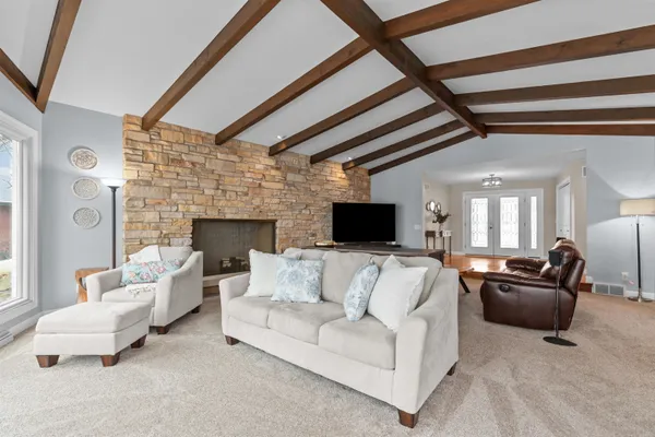 $765,000 | 45 East Fox Point Drive, Appleton, WI 54911