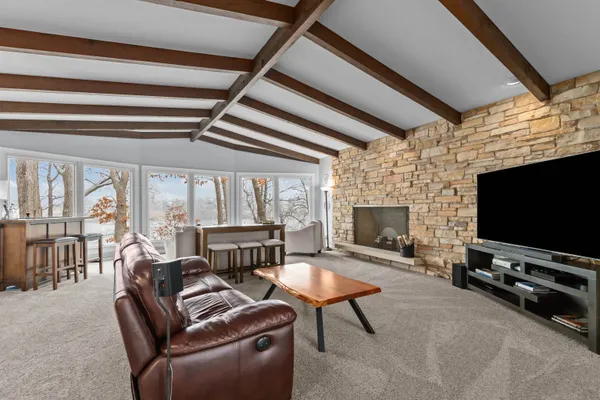 $765,000 | 45 East Fox Point Drive, Appleton, WI 54911