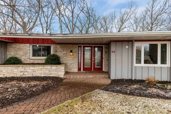 $765,000 | 45 East Fox Point Drive, Appleton, WI 54911