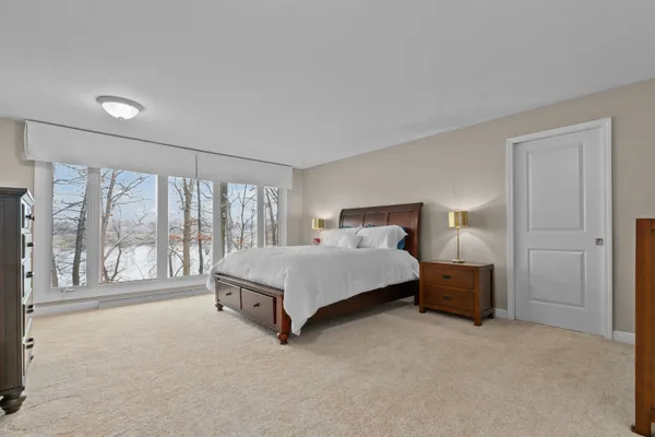 $765,000 | 45 East Fox Point Drive, Appleton, WI 54911