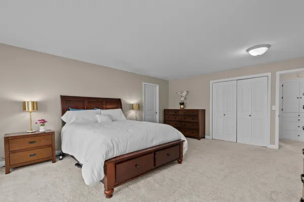 $765,000 | 45 East Fox Point Drive, Appleton, WI 54911