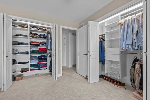 $765,000 | 45 East Fox Point Drive, Appleton, WI 54911