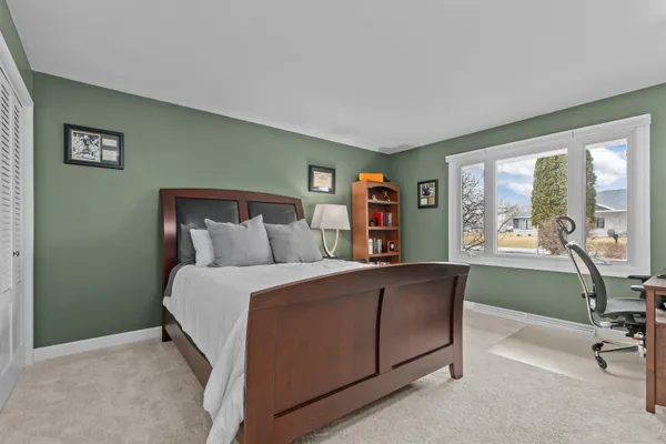 $765,000 | 45 East Fox Point Drive, Appleton, WI 54911