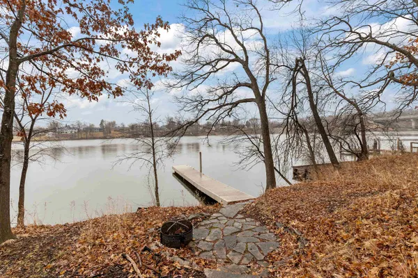 $765,000 | 45 East Fox Point Drive, Appleton, WI 54911