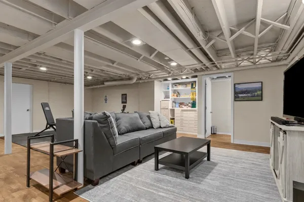 $765,000 | 45 East Fox Point Drive, Appleton, WI 54911