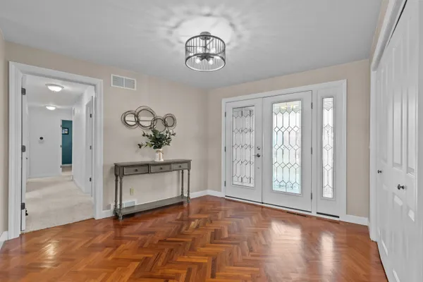 $765,000 | 45 East Fox Point Drive, Appleton, WI 54911