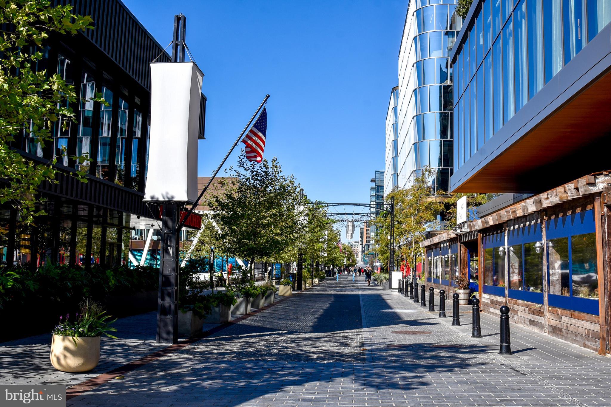 700 7th Street Southwest, Unit 608 Washington, DC 20024 - Photo 33 of 45 a view of street with sitting area