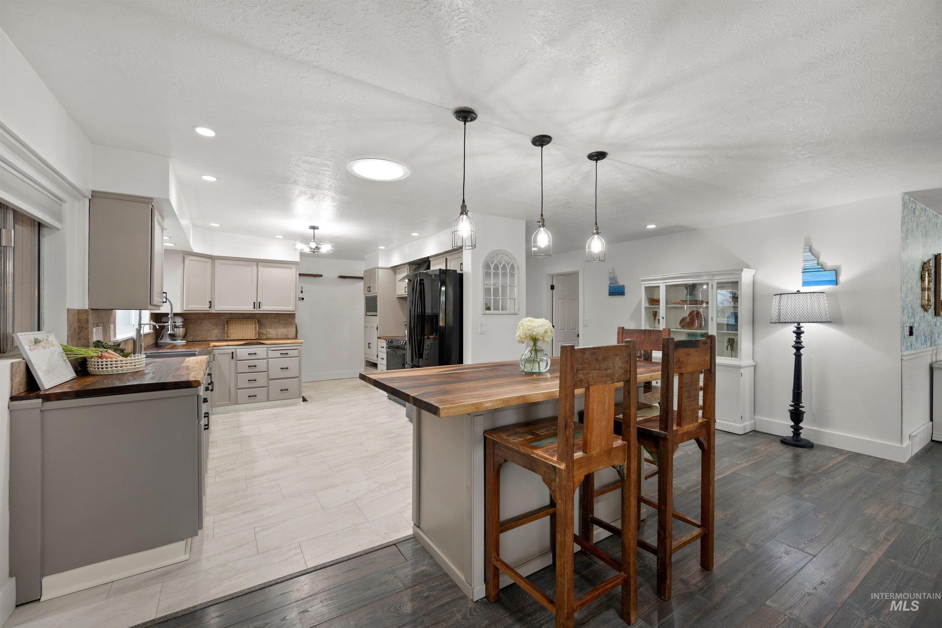 7816 East Victory Road Nampa, ID 83687 - Photo 9 of 44