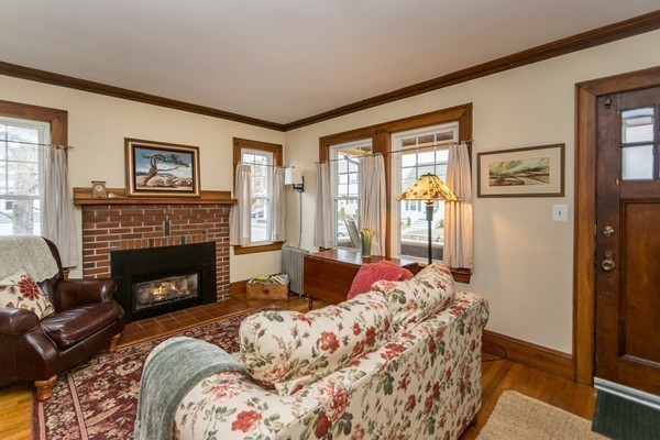 28 Arlington Road Waltham, MA 02453 - Photo 9 of 26 Gallery Image 9