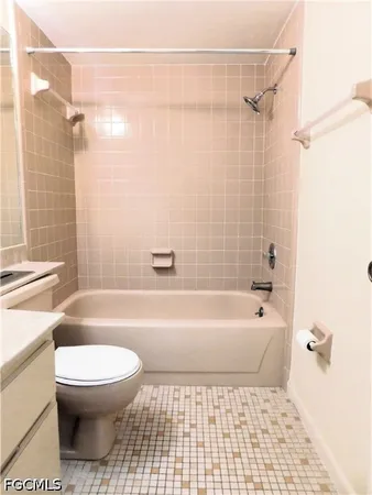 $1,350 | 10525 Putnam Court, Lehigh Acres, FL 33936