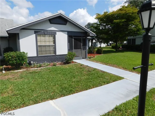 $1,350 | 10525 Putnam Court, Lehigh Acres, FL 33936