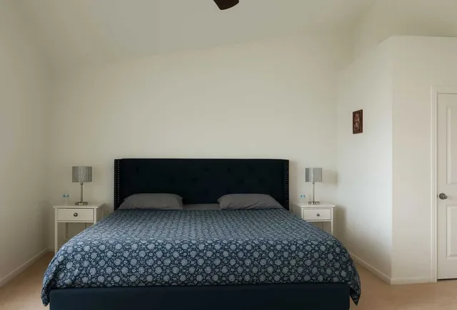 $2,600 | 3166 Bromley Lane, Aurora, IL 60502