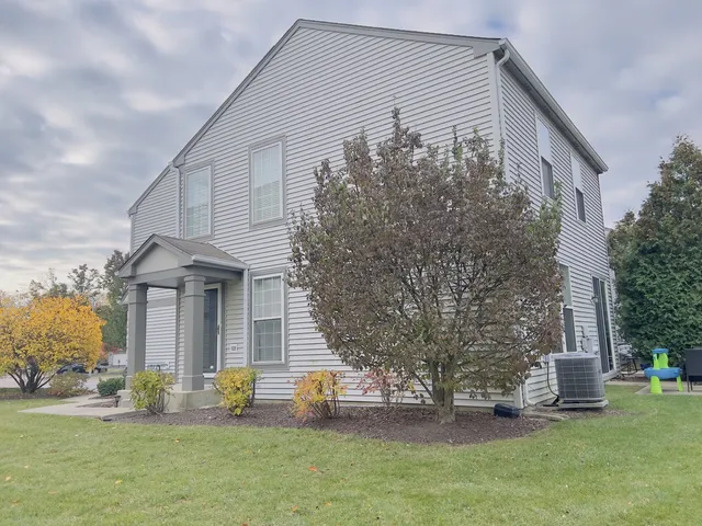 $2,600 | 3166 Bromley Lane, Aurora, IL 60502